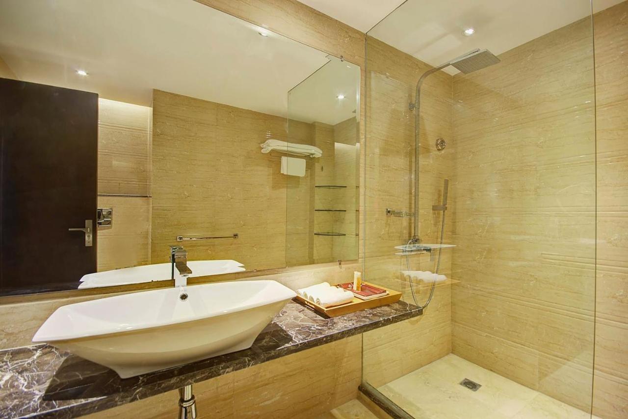 The Palm Spring A Boutique Hotel Naraina New Delhi Exterior photo